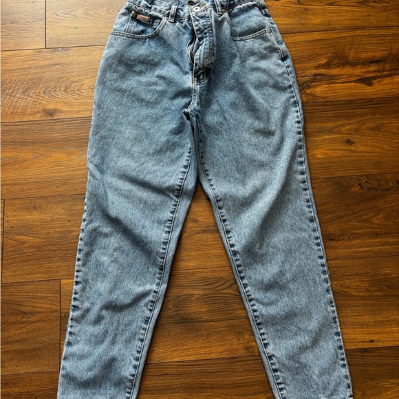 Vintage 90’s Slim fit Blue Notes Ladies Denim Jeans
Sz 33 - Picture 4 of 8